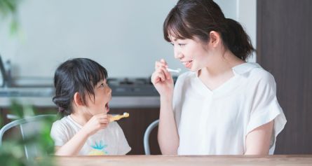 歯みがきを楽しいものに！自発的な歯みがき習慣を育てる商品やコツをご紹介