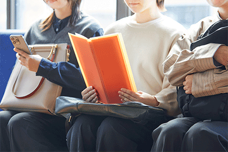 電車など狭い場所での閲覧に便利