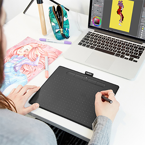 WACOM Intuos Mediumワイヤレス ベリーピンク