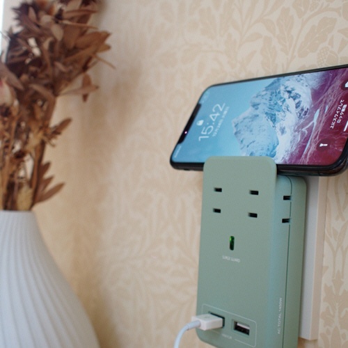 ファーゴ　ＳＡＴＩ　ＣＯＬＯＲ　電源タップ　ＡＣ４個口＋ＵＳＢ２ポート　ライトグリーン　ＣＴ２２１ＬＧ　１個2