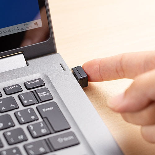 サンワダイレクト　指紋認証リーダー　（ＰＣ用・ＵＳＢ接続・ＷｉｎｄｏｗｓＨｅｌｌｏ対応・指紋最大１０件登録）　４００－ＦＰＲＤ１　１個9