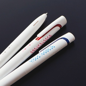ゼブラ　油性ボールペン　ブレン　０．７ｍｍ　（軸色：白）　３色セット　ＴＳ－ＢＡ８８－３Ｃ　１パック4