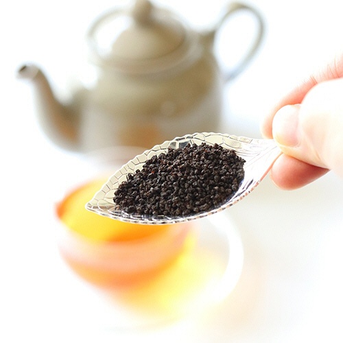 ひしわ　農薬を使わずに育てたアッサムブレンド紅茶リーフティー　１００ｇ　１パック3