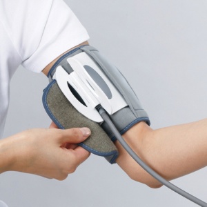 タニタ　上腕式血圧計　ホワイト　ＢＰ－２２３－ＷＨ　１台4
