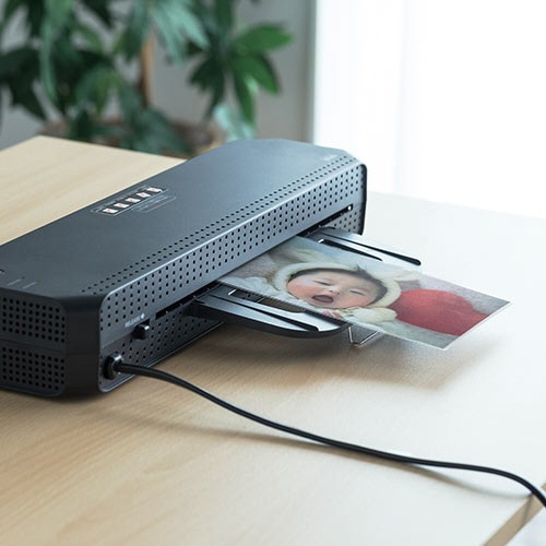 サンワダイレクト　ラミネーター　Ａ３　４本ローラー　９０秒高速ウォームアップ　１５０ミクロンフィルム厚対応　４００－ＬＭ００４　１台10