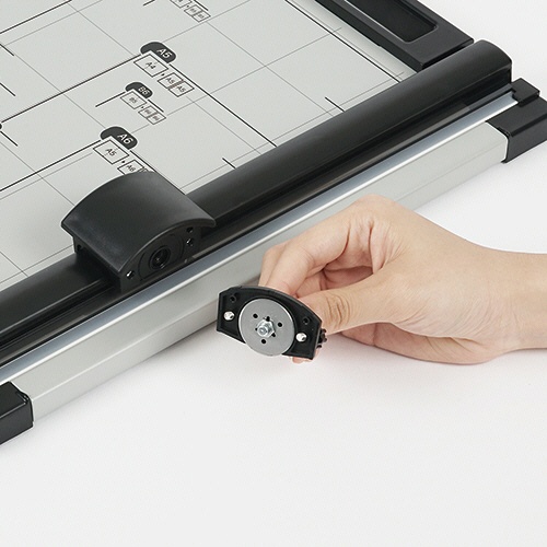 カール事務器　ディスクカッター　Ａ４　１０枚裁断　ＤＣ－２００ＮＡ　１台5