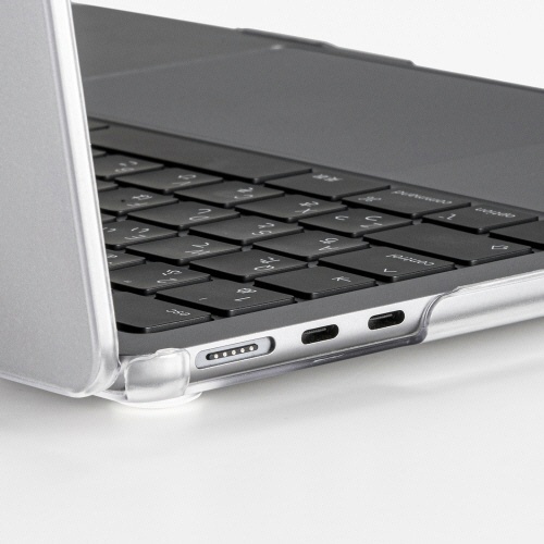 サンワサプライ　ＭａｃＢｏｏｋ　Ｐｒｏ用ハードカバー（スタンド付き）　マットクリア（半透明）　ＩＮ－ＣＭＡＣＰ１４０１ＣＬ　１個5