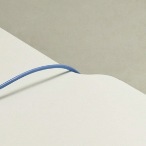 エランサ　フリーアドレスデスク　片面タイプ　幅１２００×奥行６００×高さ７２０ｍｍ　ホワイト　ブラックフレーム　（組立設置込）　ＦＫＢ－Ｍ１２６Ｎ－Ｗ　１台3
