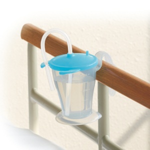 オオサキメディカル　プラスハート　ベッド柵にも掛けられる　ストローカップ　ブルー　２５０ｍｌ　１個6