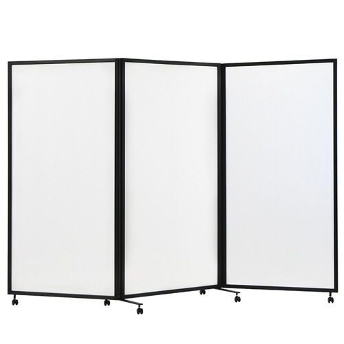 ネットフォース　ＧＯＯＬＯＯ　３連折りたたみパーテーション　２７００×５２５×１８００ｍｍ　ポリカーボネートタイプ（半透明）　ブラックフレーム　ＧＬ３－１８２７Ｐ－ＴＷ－ＢＫ　１台1