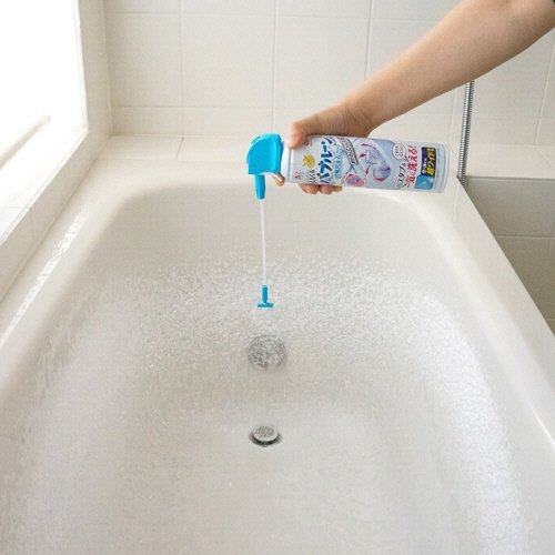 アース製薬　らくハピ　くるくるバブルーン　お風呂まるごと　３６０ｍｌ　１本8