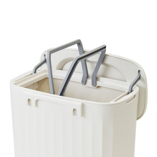 アントレックス　ｂ．ｃ．ｌ　フリップダストボックス　７Ｌ　ホワイト　１個4