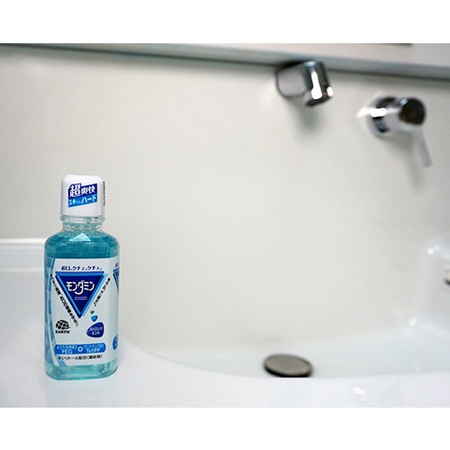アース製薬　モンダミン　ストロングミント　ミニボトル　１００ｍｌ　１本10
