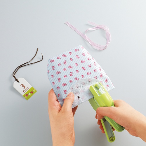 コクヨ　針なしステープラー（ハリナックス）　ハンディタイプ　１０枚とじ　ピンク　ＳＬＮ－ＭＳＨ１１０Ｐ　１個7