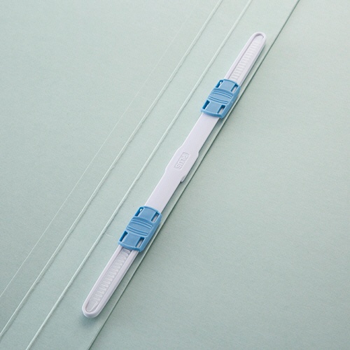 プラス　抗菌フラットファイル　Ａ４タテ　１８０枚収容　背幅１８ｍｍ　ピンク　Ｎｏ．０２１ＡＢ　１セット（１０冊）2